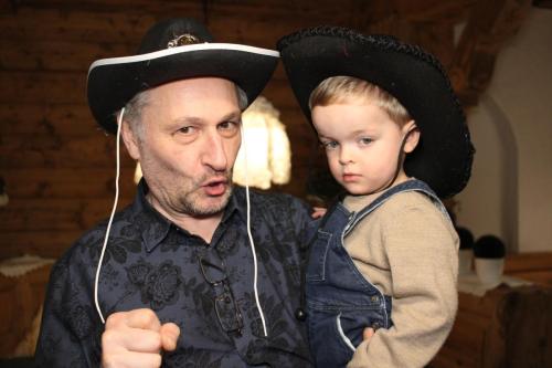 dtb2042714 CE54C8D-FB BD230060 100 1