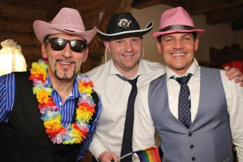 dtb2042714 CE54C8D-FB BD230061 27 1